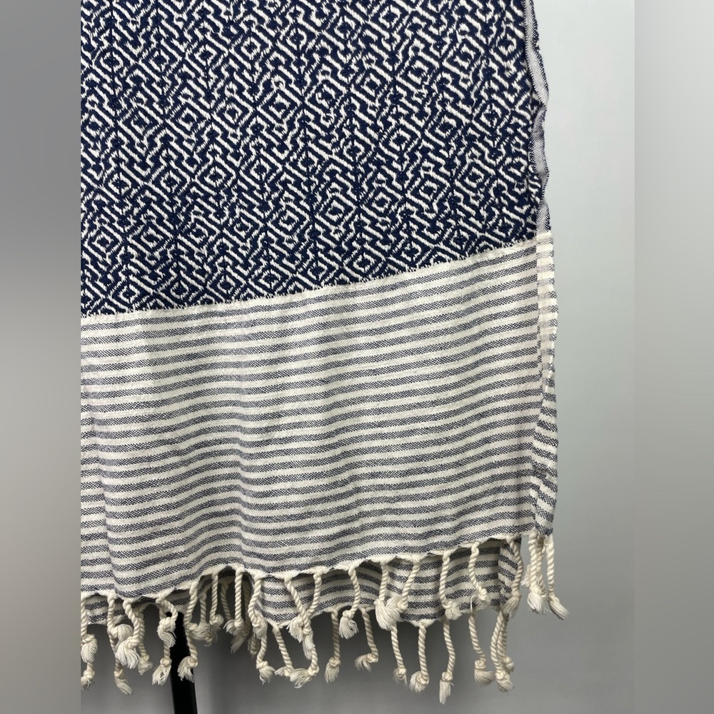 Textured Blue‎ White Striped Rectangular Scarf Beach Throw Blanket Fringe Hem - Picture 4 of 7